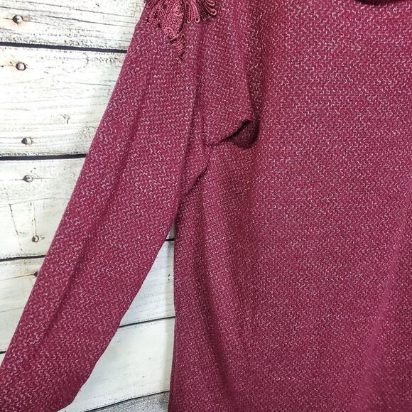 Soleillee Women’s Plus 2X Burgundy Cowl Neck Tunic Sweater Floral Shoulder Detai - Picture 4 of 9